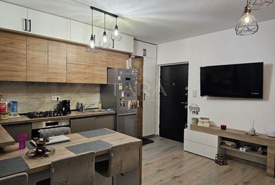 Apartament cu 3 camere decomandat, mobilat în Sânnicoară