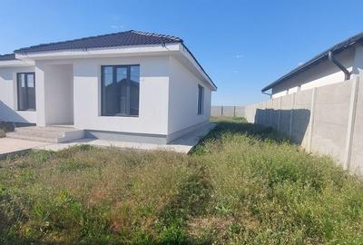 Casă cu 4 camere cu Teren 500 Mp în Central
