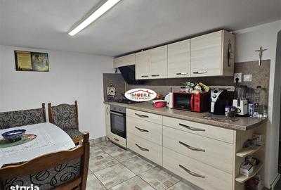 Casă cu 7 camere decomandat cu Teren 200 Mp în Lupeni - 3