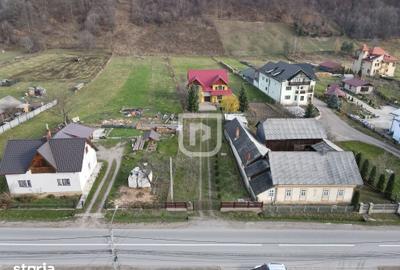 Casă cu 6 camere cu Teren 1498 Mp în Central