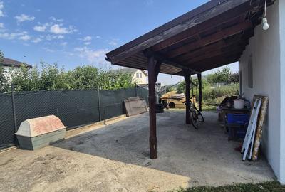 Casă cu 5 camere cu Teren 500 Mp în Frumușeni