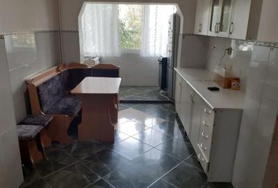 Apartament cu 2 camere decomandat în Decebal - 1