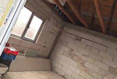 Casă cu Teren 1630 Mp în Străoane - 2