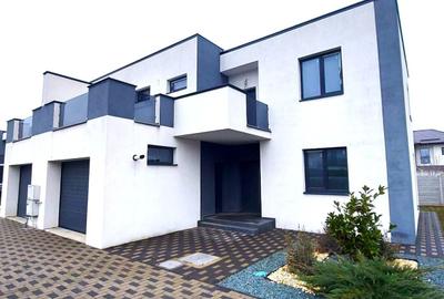 Duplex cu 5 camere cu Canalizare în Central - 1