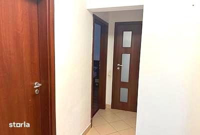 Apartament cu 3 camere decomandat în Titan