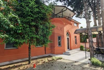 Casă cu 5 camere cu Teren 300 Mp în Central - 1