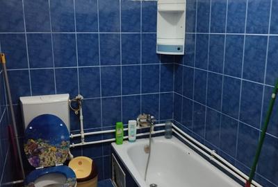 Apartament cu 3 camere semidecomandat în CET