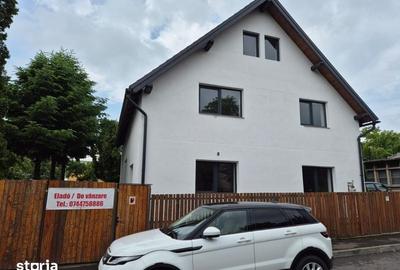 Casă cu 4 camere cu Teren 300 Mp în Central - 1