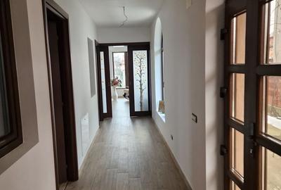 Casă cu 3 camere în Crețești - 18