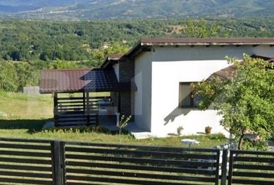 Casă cu 3 camere în Central