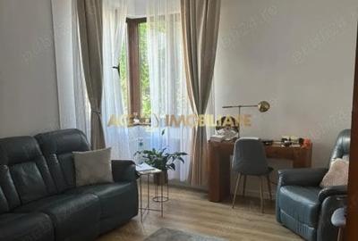 Apartament cu 3 camere semidecomandat, mobilat în Armeneasca