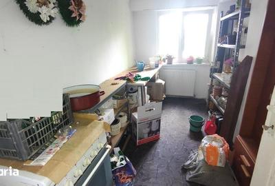 Casă cu 6 camere cu Teren 385 Mp în Dâmbul Rotund - 2