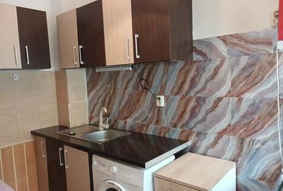 Apartament cu 2 camere decomandat în Far