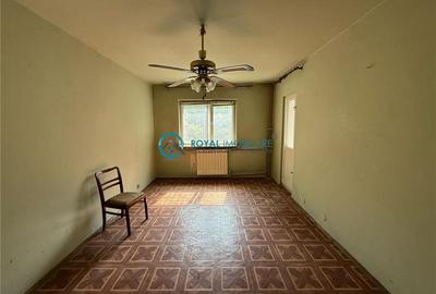Apartament cu 3 camere decomandat în Paltiniș