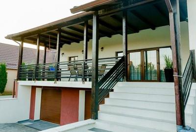 Casă cu 5 camere cu Teren 3000 Mp în Central