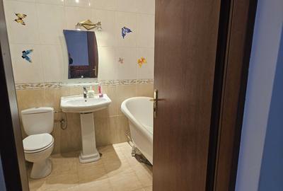 Casă cu 5 camere cu Teren 130 Mp în Central - 10