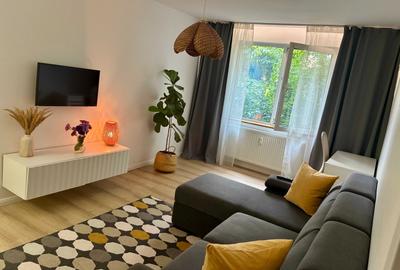 Apartament cu 3 camere decomandat în Crângași