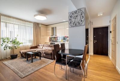 Apartament cu 3 camere semidecomandat, mobilat în Moșilor