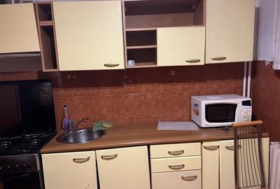 Apartament cu 2 camere decomandat în Calea București