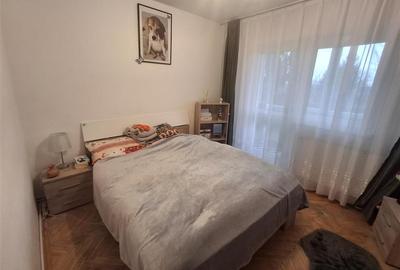 Apartament cu 3 camere decomandat, mobilat în Valea Aurie