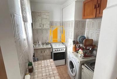 Apartament cu 3 camere semidecomandat în Trivale