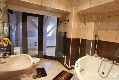 Apartament cu 3 camere semidecomandat în Central - 7