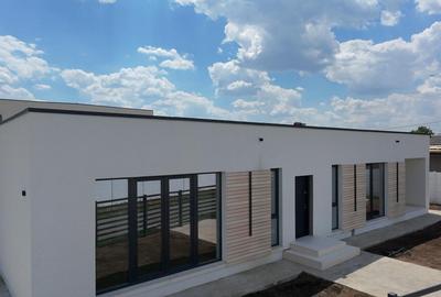 Casă individuală cu 4 camere cu Canalizare în Corbeanca