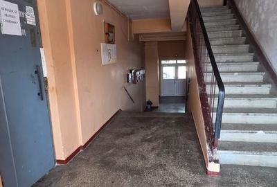 Apartament cu 4 camere decomandat în Soarelui