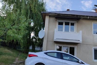 Apartament cu 2 camere decomandat în Cotnari