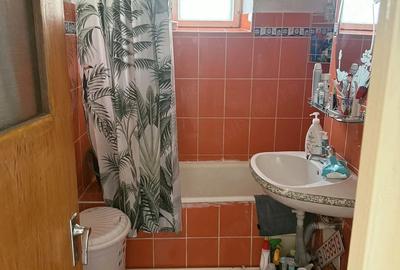 Apartament cu 2 camere decomandat în Triaj