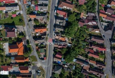 Casă cu 3 camere cu Teren 446 Mp în Central
