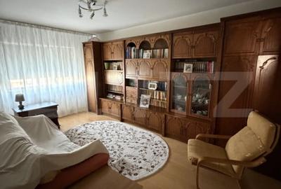 Apartament cu 2 camere decomandat în Micro 17