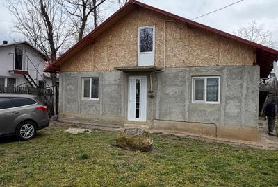 Casă cu 4 camere în Fântânele