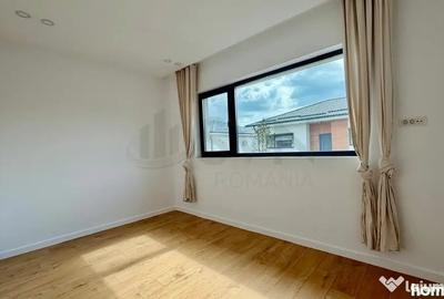 Casă cu 4 camere cu Teren 330 Mp în Tunari