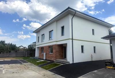 Duplex cu 6 camere cu Canalizare în Florești