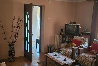 Casă individuală cu 5 camere cu Teren 1292 Mp în Peretu - 11