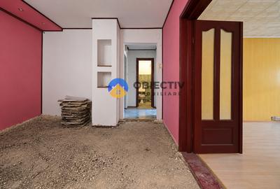 Apartament cu 4 camere semidecomandat în Mărăței