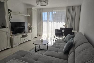 Apartament cu 2 camere decomandat în Tractorul