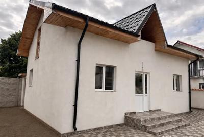 Casă cu 3 camere cu Teren 230 Mp în Central
