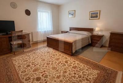 Casă cu 7 camere cu Teren 3940 Mp în Central - 2