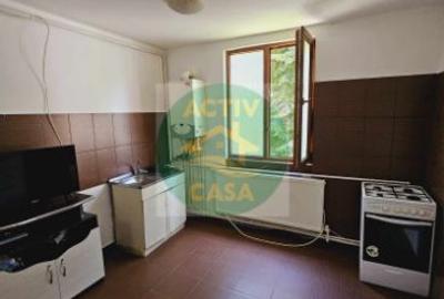 Apartament cu 2 camere decomandat în Roman - 2