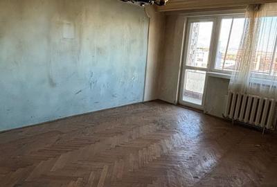 Apartament cu 3 camere decomandat în Cetate