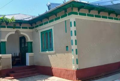 Casă cu 4 camere cu Teren 1600 Mp în Nufăru