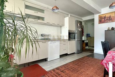 Apartament cu 3 camere semidecomandat, mobilat în Florești - 1