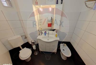 Apartament cu 4 camere decomandat în Central