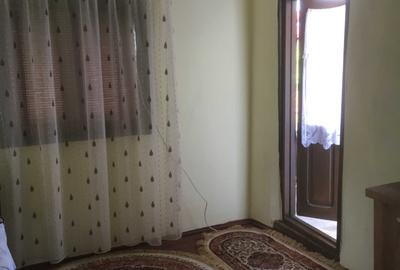 Casă cu 3 camere în Mărașu