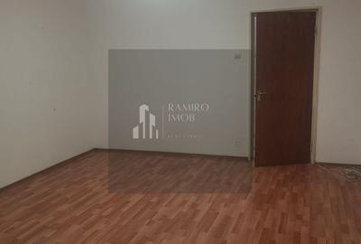 Garsonieră decomandată în Apărătorii Patriei