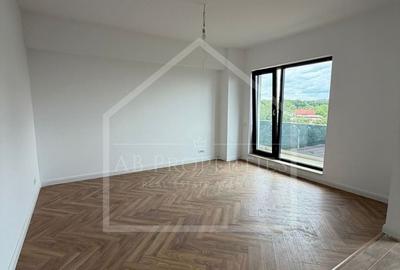 Apartament cu 2 camere decomandat în Sisești