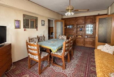 Apartament cu 3 camere semidecomandat, mobilat în Teiul Doamnei