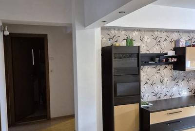 Apartament cu 3 camere în Traian - 3
